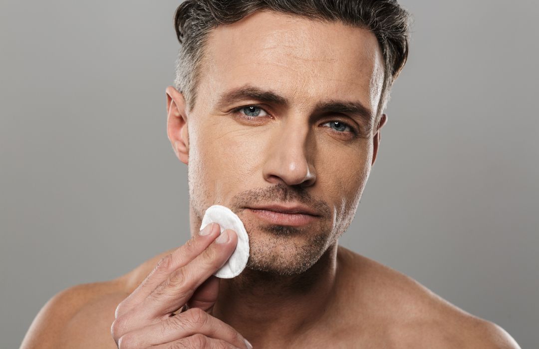 
Crèmes et sérums anti-âge pour hommes